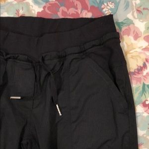 Women’s lululemon black pants